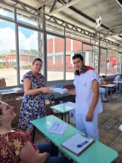 Trabalhadores/as nas Indústrias da Alimentação recebem brindes 